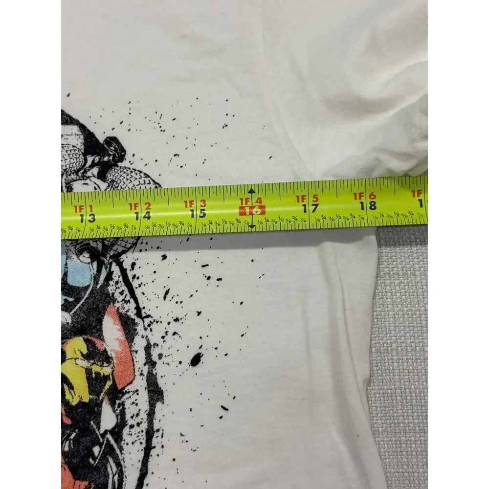 Marvel Avengers T Shirt Mens Small White Hulk Thor Iron Man Captain America NWT